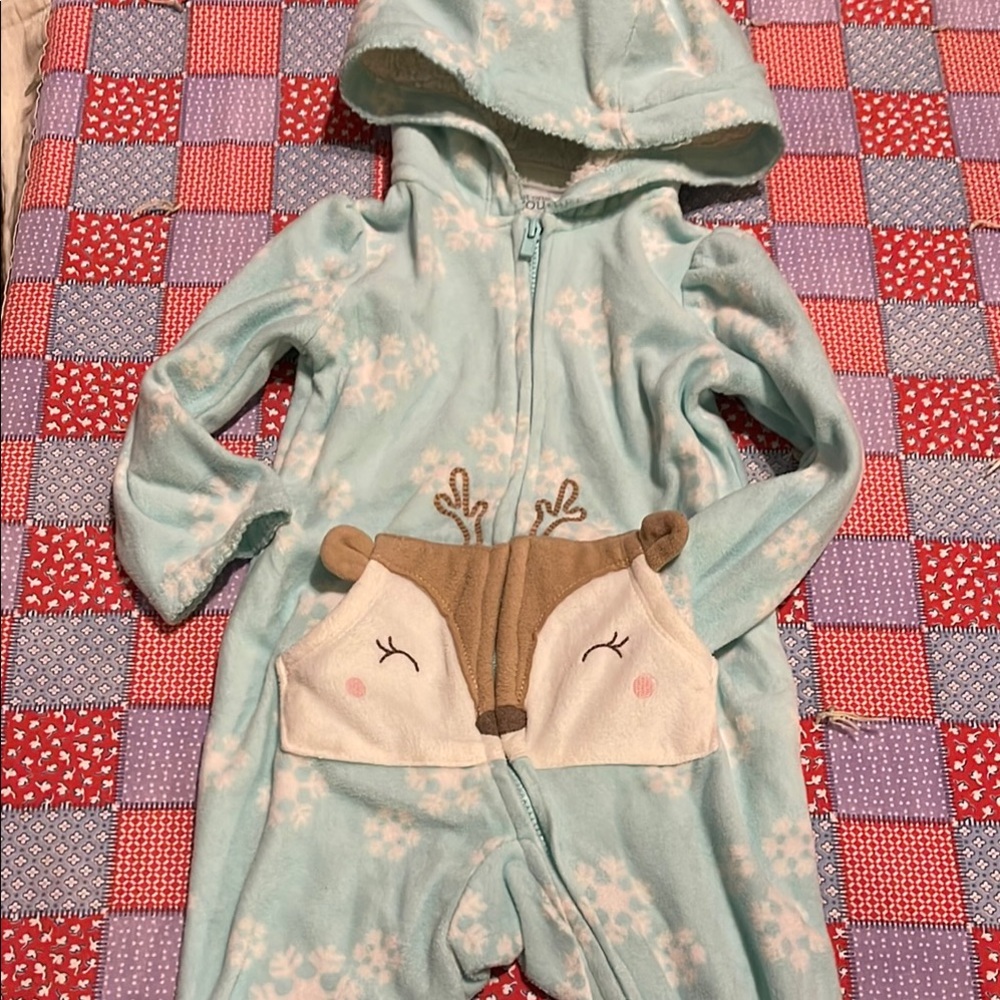 🎉Adorable Mint Green Hooded Baby Onesie with Deer pocket Design. E415